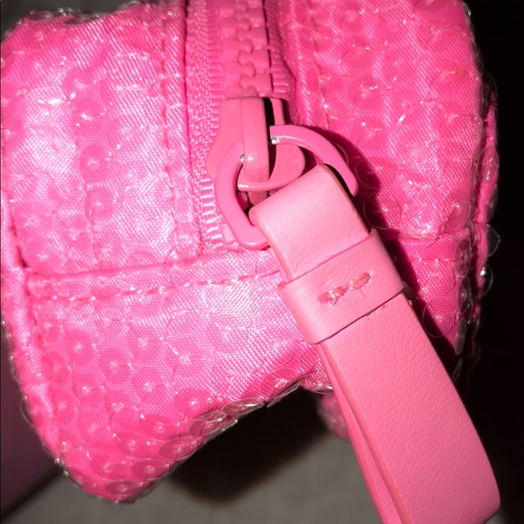 💗VICTORIAS SECRET POUCH💗 - Picture 4 of 8